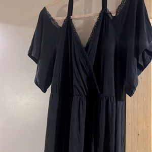 Like New Torrid Babydoll Cold Shoulder Top, Lace, Size 2, Super Soft, Surplice